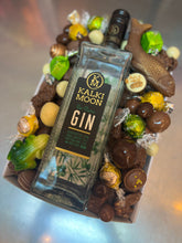 Load image into Gallery viewer, Gin Deluxe Chocolate Share Tray