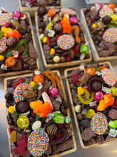 Load image into Gallery viewer, Deluxe Chocolate Share Tray
